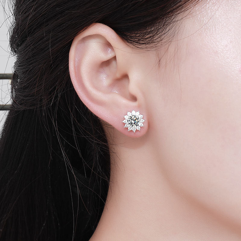 ~Girassol Moissanite Studs